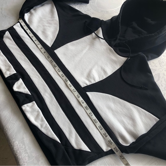 Adidas Jumbo Black/White Logo Cropped Sweatshirt Hoodie Women’s Juniors Size M - Picture 7 of 16
